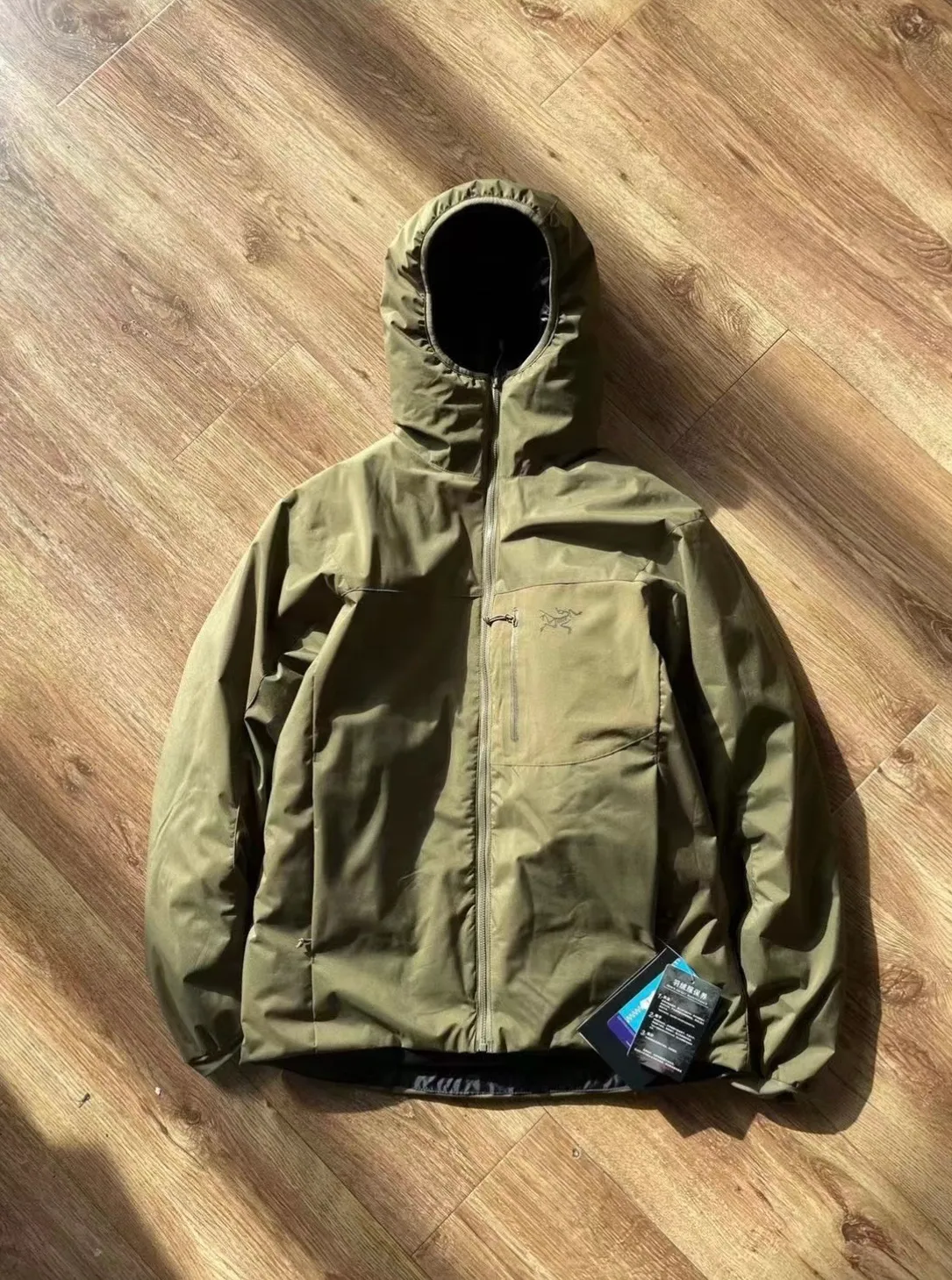 Arc'teryx LEAF Cold WX Jacket LT Gen 2 20SS New Arrival， Gore Breathable N WINDSTOPPER 2L ， Coreloft 100 。 N WINDSTOPPER 2L ，N Gossamera Fusion WS， ， 。 ， ， 。 Coreloft 100 ， ，Coreloft 。 ， 。 ， ， 。 ， ， ， ， ， 。 ， 。 ：Black Gray Size：S M L XL 2XL S M L XL 2XL ： 74 76 78 80 82 ： 52 54 55 57 58 ： 66 67 69 70 72 ： 122 126 130 134 138
